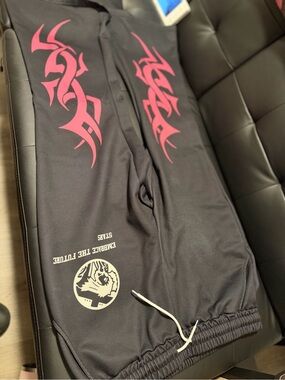 ROMWE Black Sweatpants with Pink Tribal Graphics